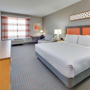 King Room Roll Shower Mobility or Hearing Accessible Non-Smoking